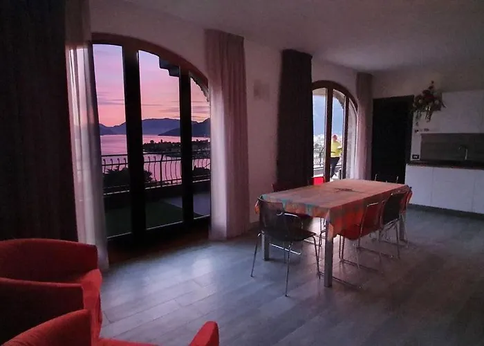 Panorama Apartment *